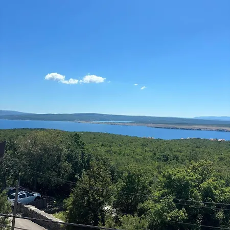 House Rigo With Private Pool, Jacuzzi And Sauna Сasa de vacaciones Crikvenica