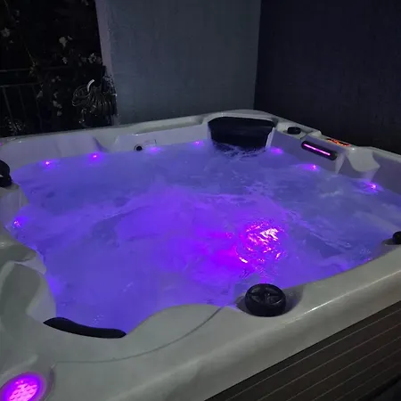 Сasa de vacaciones House Rigo With Private Pool, Jacuzzi And Sauna *
