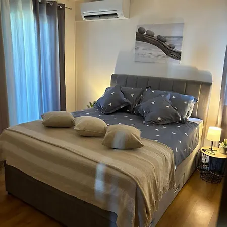 House Rigo With Private Pool, Jacuzzi And Sauna Сasa de vacaciones Crikvenica