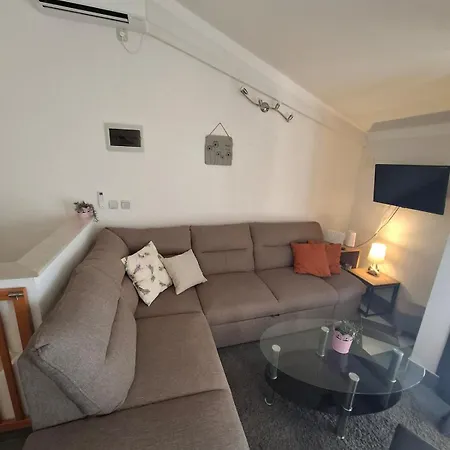House Rigo With Private Pool, Jacuzzi And Sauna *