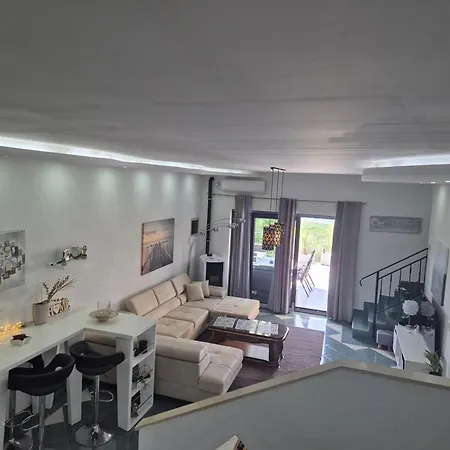 House Rigo With Private Pool, Jacuzzi And Sauna *